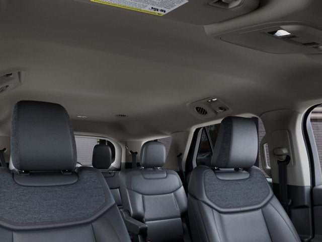 2027 Ford Explorer Active w/200A Pkg