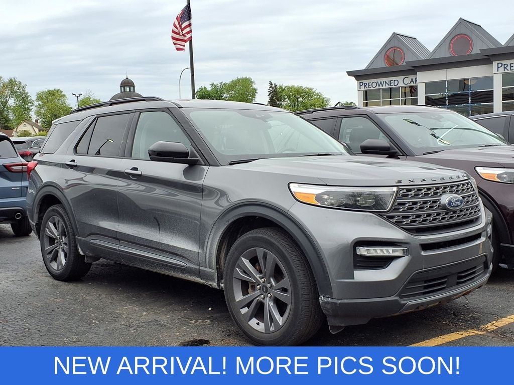 2023 Ford Explorer XLT 4WD's photo