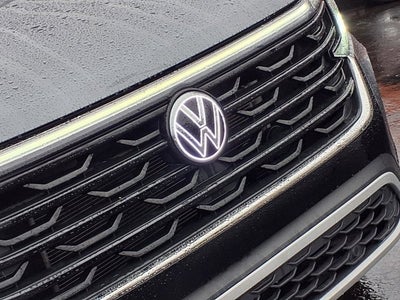 2025 Volkswagen Atlas Cross Sport 2.0T SE w/Technology