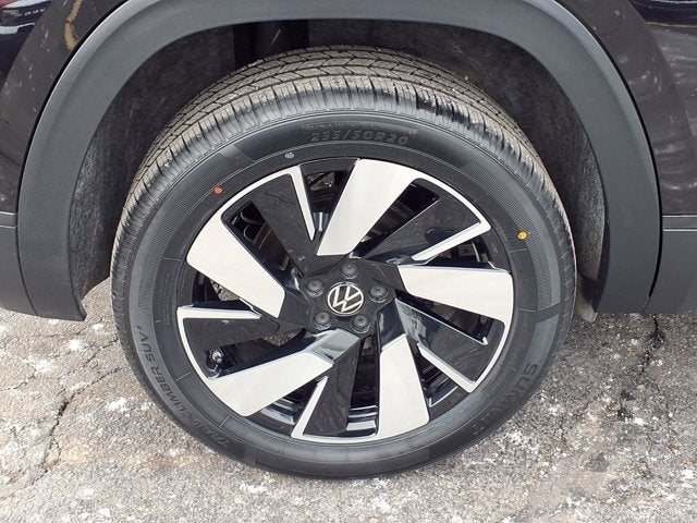 2025 Volkswagen Atlas Cross Sport 2.0T SE w/Technology