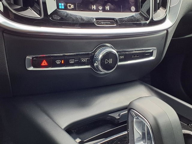 2024 Volvo S60 B5 Core Dark Theme