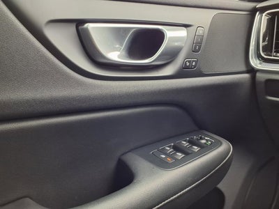 2024 Volvo S60 B5 Core Dark Theme