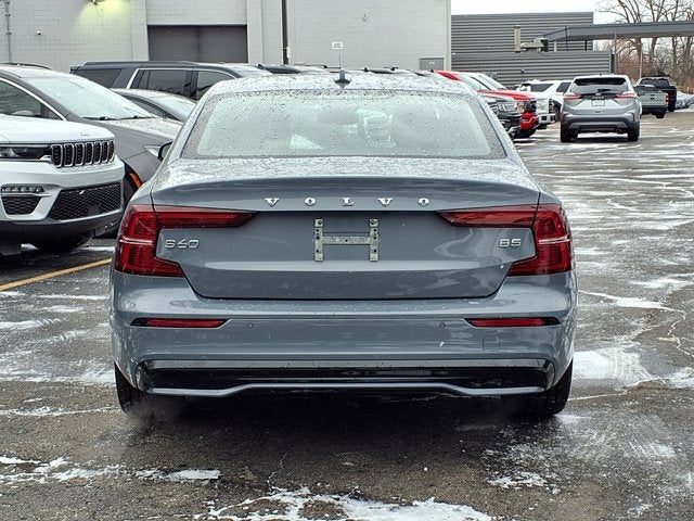 2024 Volvo S60 B5 Core Dark Theme