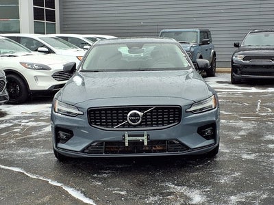 2024 Volvo S60 B5 Core Dark Theme