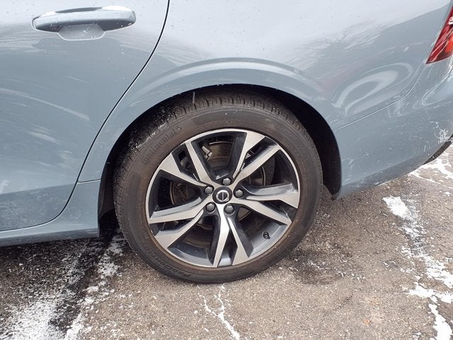 2024 Volvo S60 B5 Core Dark Theme