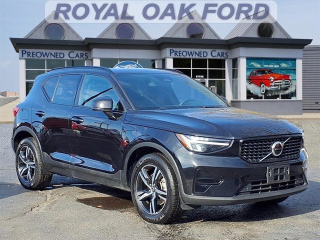 2024 Volvo XC40 B5 Core