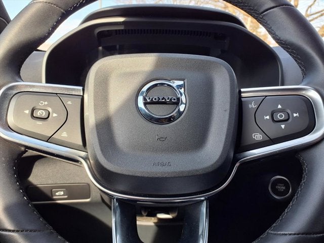 2024 Volvo XC40 B5 Core