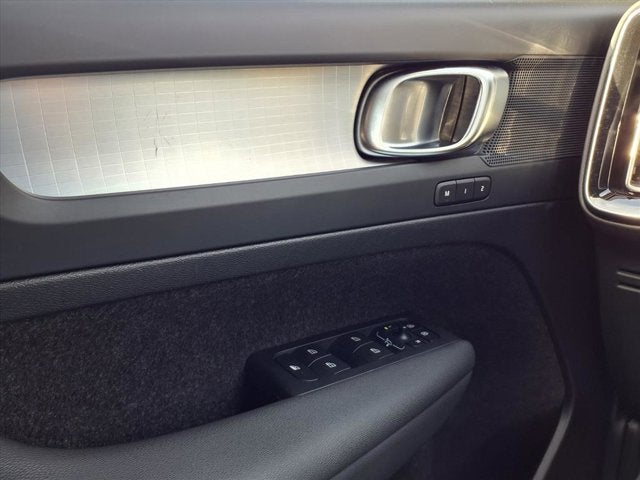 2024 Volvo XC40 B5 Core