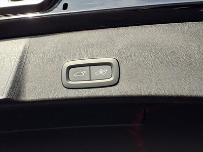 2024 Volvo XC40 B5 Core