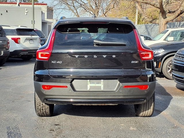 2024 Volvo XC40 B5 Core