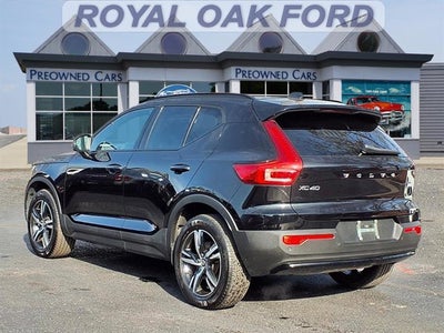 2024 Volvo XC40 B5 Core