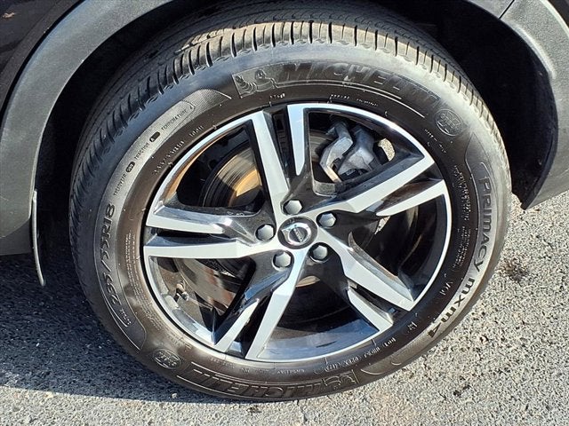 2024 Volvo XC40 B5 Core