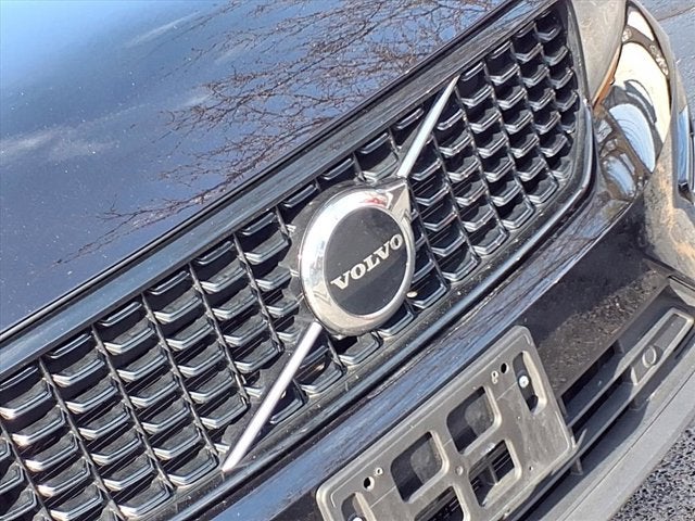 2024 Volvo XC40 B5 Core