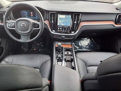 2025 Volvo V60 Cross Country B5 Plus