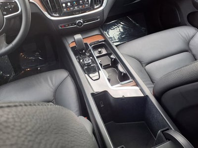 2025 Volvo V60 Cross Country B5 Plus