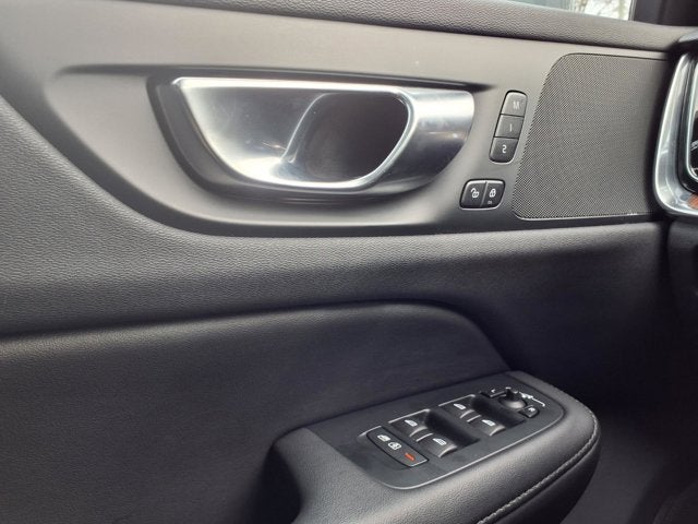 2025 Volvo V60 Cross Country B5 Plus