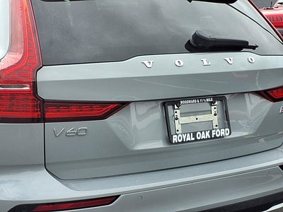 2025 Volvo V60 Cross Country B5 Plus