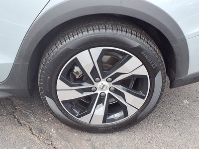 2025 Volvo V60 Cross Country B5 Plus