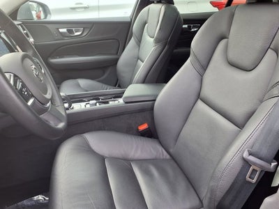 2025 Volvo V60 Cross Country B5 Plus